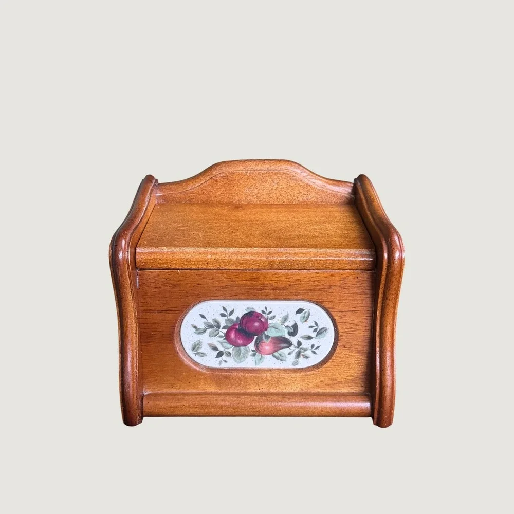Pomerantz vintage wooden